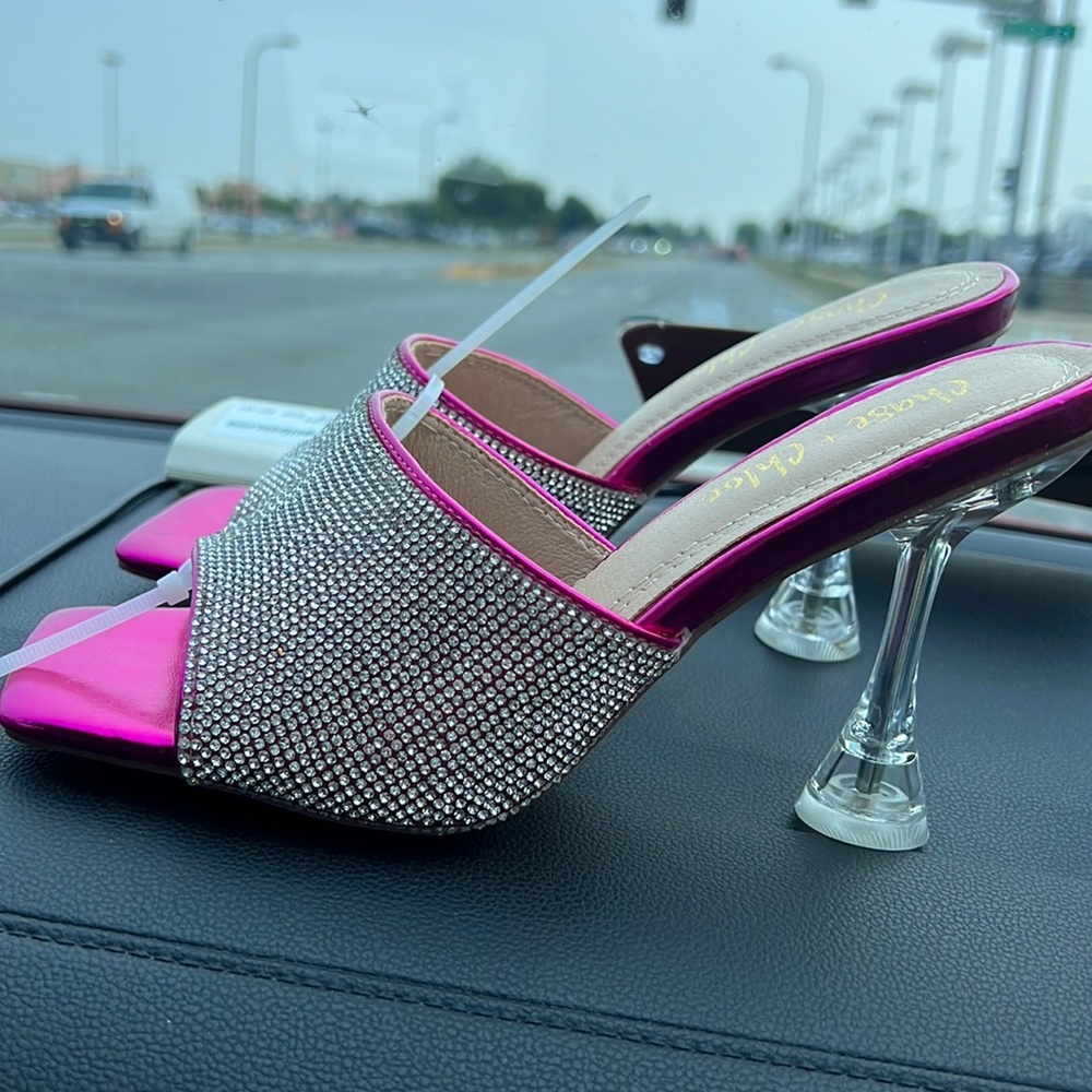 Chase and Chloe Ira Rhinestone Fruschia Metalic sandal size 6.5